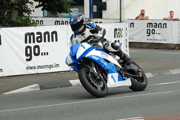 Stephen McKnight (Yamaha) 2013 Junior Manx Grand Prix