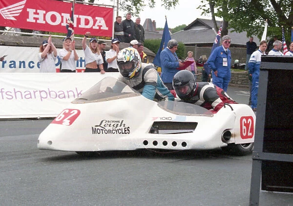 Stephen Money & Martin Money (Ireson Honda) 2000 Sidecar TT