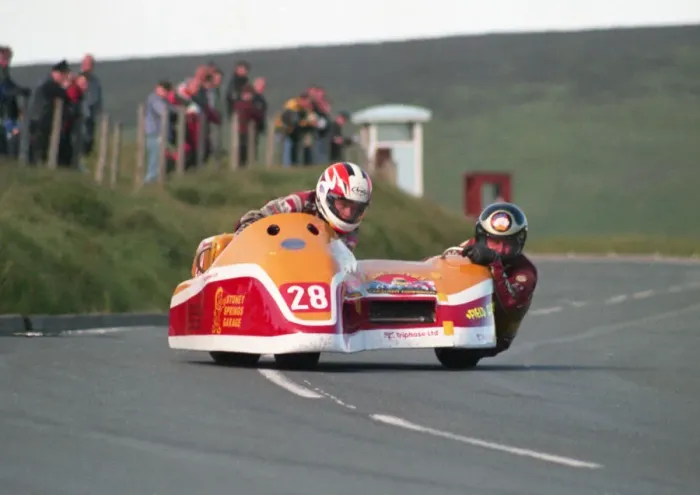 Framed Print : Stephen Ramsden & Philip Roberts (Jacobs Yamaha) 1999 Sidecar TT Framed Print : Stephen Ramsden & Philip Roberts (Jacobs Yamaha) 1999 Sidecar TT