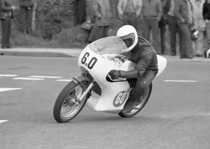 Framed Print : Stephen Snuffy Davies (Yamaha) 1975 Jurby Road Framed Print : Stephen Snuffy Davies (Yamaha) 1975 Jurby Road