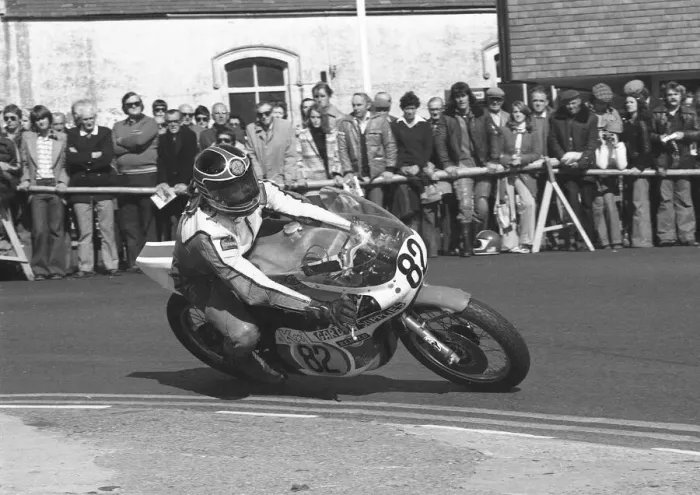 Framed Print : Stephen Snuffy Davies (Yamaha) 1977 Senior Manx Grand Prix Framed Print : Stephen Snuffy Davies (Yamaha) 1977 Senior Manx Grand Prix