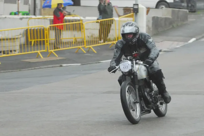 Framed Print : Steve Corbett (Velocette) 2012 VMCC Parade Lap Framed Print : Steve Corbett (Velocette) 2012 VMCC Parade Lap