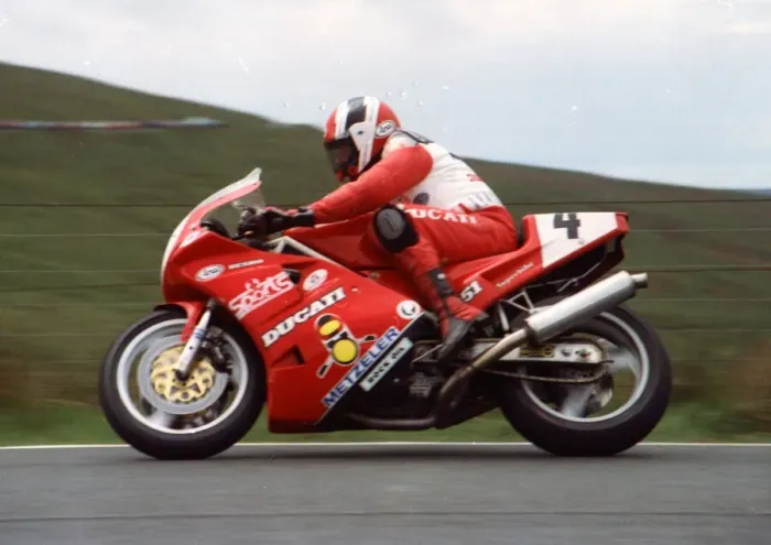 Framed Print : Steve Cull (Ducati) 1990 Senior TT Framed Print : Steve Cull (Ducati) 1990 Senior TT