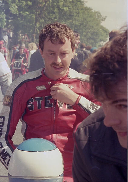 Steve Cull (Suzuki) 1987 Senior TT