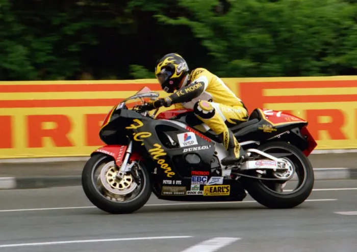 Framed Print : Steve Dey (Suzuki) 1999 Production TT Framed Print : Steve Dey (Suzuki) 1999 Production TT