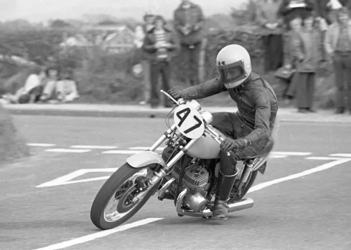 Framed Print : Steve Graves (Kawasaki) 1975 Jurby Road Framed Print : Steve Graves (Kawasaki) 1975 Jurby Road