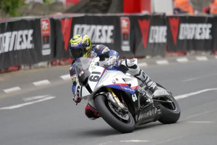 Framed Print : Steve Heneghan at Braddan Bridge: 2011 Superbike TT Framed Print : Steve Heneghan at Braddan Bridge: 2011 Superbike TT