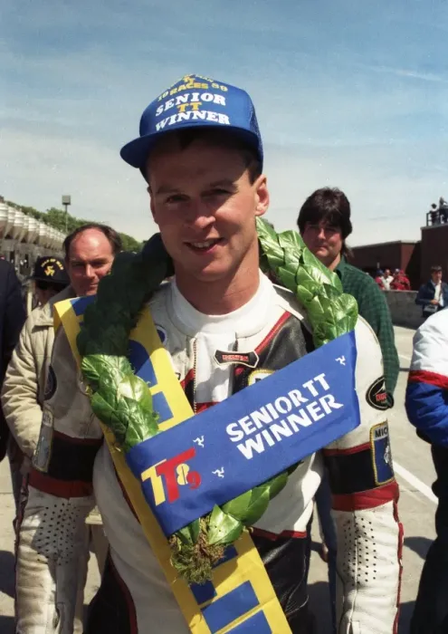 Framed Print : Steve Hislop 1989 Senior TT Framed Print : Steve Hislop 1989 Senior TT