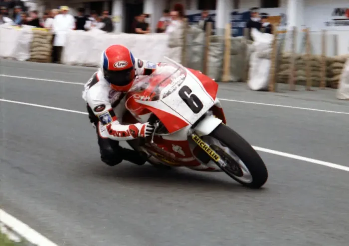 Framed Print : Steve Hislop (Honda) 1989 Formula One TT Framed Print : Steve Hislop (Honda) 1989 Formula One TT