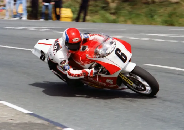 Framed Print : Steve Hislop (Honda) 1989 Formula One TT Framed Print : Steve Hislop (Honda) 1989 Formula One TT