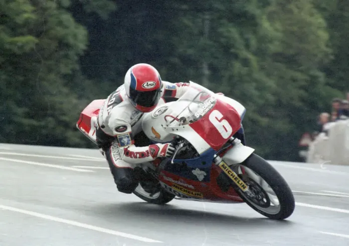 Framed Print : Steve Hislop (Honda) 1989 Production 750 TT Framed Print : Steve Hislop (Honda) 1989 Production 750 TT
