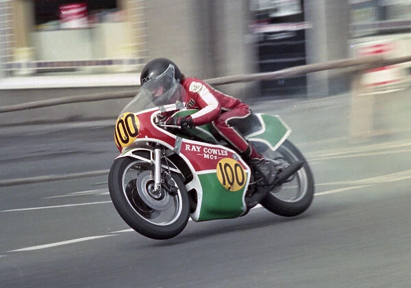 Steve Hislop (Yamaha) 1984 Senior Manx Grand Prix