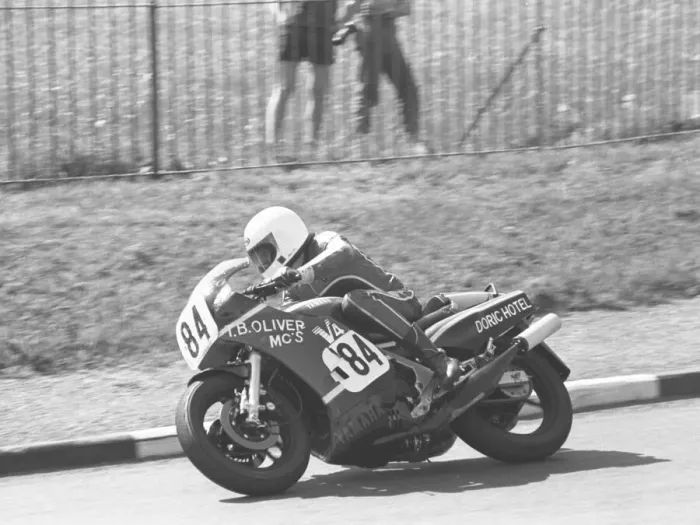 Framed Print : Steve Hislop (Yamaha) 1985 Formula One TT Framed Print : Steve Hislop (Yamaha) 1985 Formula One TT