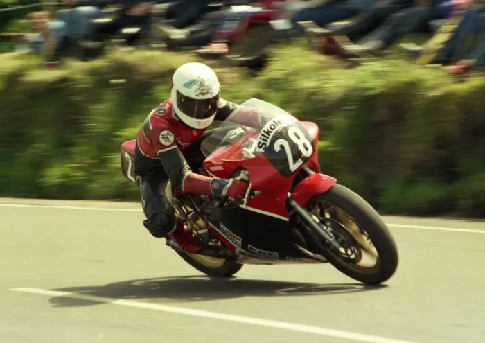 Framed Print : Steve Hislop (Yamaha) winning his first TT: 1987 Formula 2 TT Framed Print : Steve Hislop (Yamaha) winning his first TT: 1987 Formula 2 TT