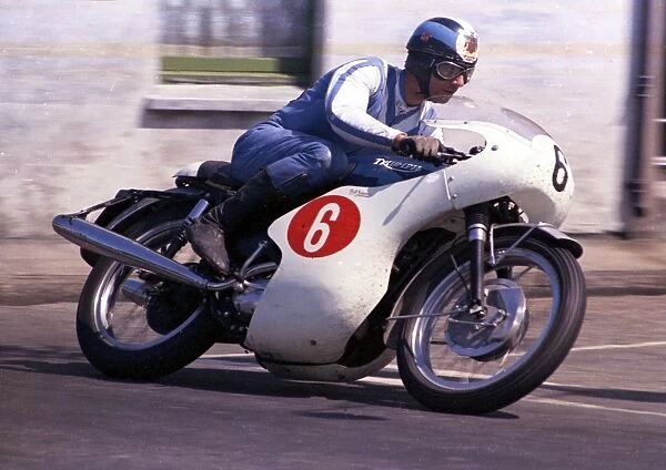 Steve Jolly (Triumph) 1969 Production TT