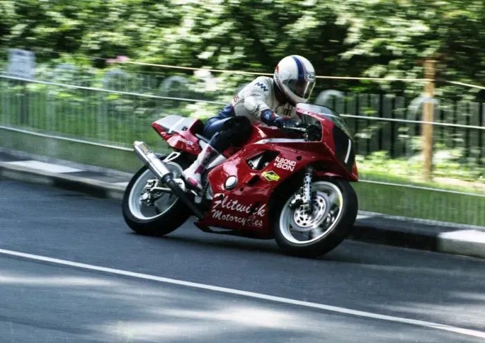 Framed Print : Steve Linsdell (Flitwick Yamaha) 1993 Supersport 400 TT Framed Print : Steve Linsdell (Flitwick Yamaha) 1993 Supersport 400 TT