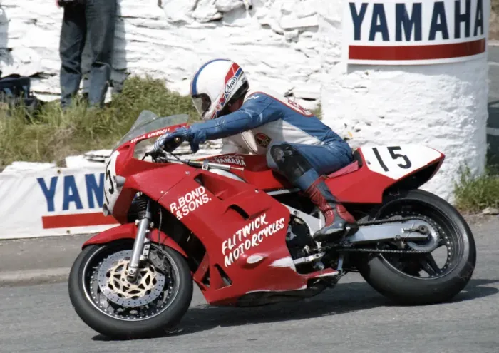 Framed Print : Steve Linsdell (Yamaha) 1992 Formua One TT Framed Print : Steve Linsdell (Yamaha) 1992 Formua One TT