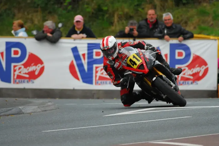 Framed Print : Steve Moody (Triumph) 2015 Senior Manx Grand Prix Framed Print : Steve Moody (Triumph) 2015 Senior Manx Grand Prix