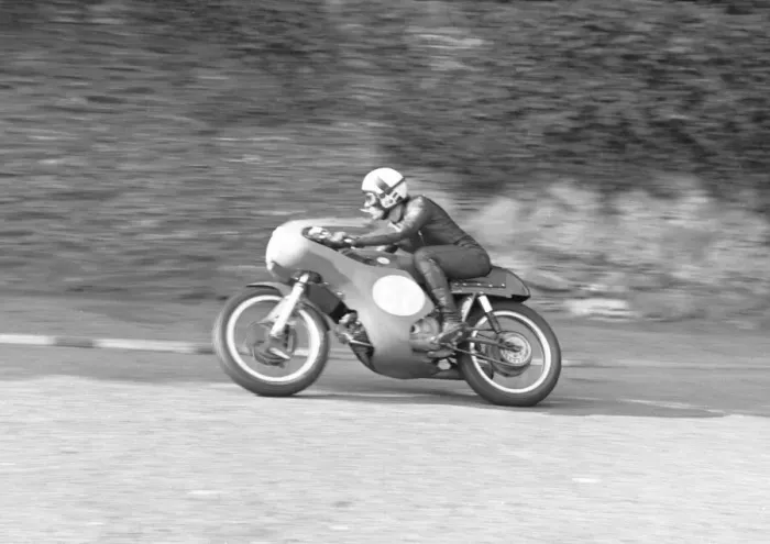 Framed Print : Steve Moynihan (Aermacchi) 1971 Junior Manx Grand Prix Framed Print : Steve Moynihan (Aermacchi) 1971 Junior Manx Grand Prix
