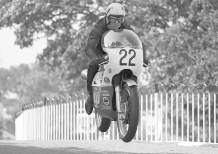 Framed Print : Steve Moynihan (Norton) 1971 Senior Manx Grand Prix Framed Print : Steve Moynihan (Norton) 1971 Senior Manx Grand Prix