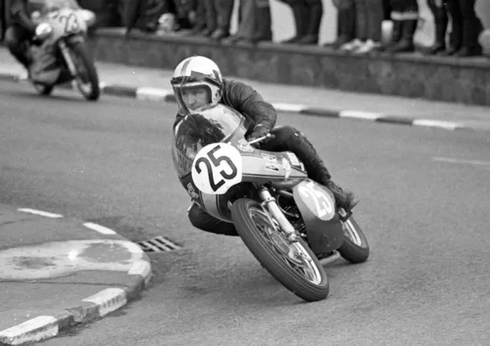 Framed Print : Steve Murray (Aermacchi) 1972 Junior TT Framed Print : Steve Murray (Aermacchi) 1972 Junior TT