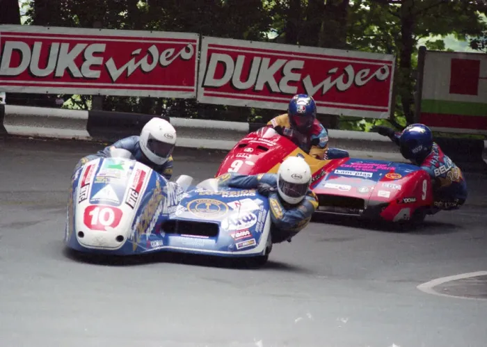 Framed Print : Steve Norbury & Andrew Smith (Shelbourne Lockyam) 2000 Sidecar TT Framed Print : Steve Norbury & Andrew Smith (Shelbourne Lockyam) 2000 Sidecar TT