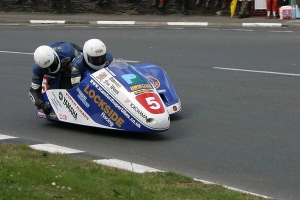 Steve Norbury & Scott Parnell (Shelbourne Yamaha) 2004 Sidecar TT
