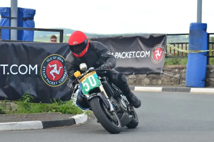 Framed Print : Steve Osborne (Yamaha) 2012 Southern 100 Framed Print : Steve Osborne (Yamaha) 2012 Southern 100