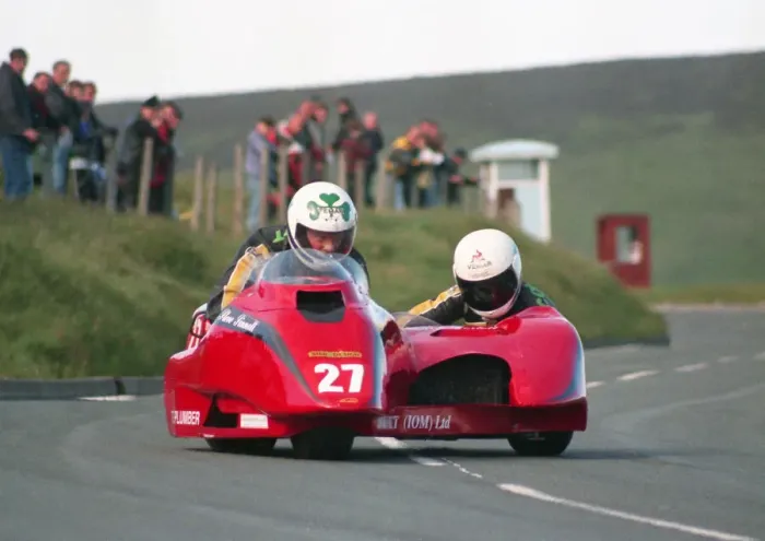 Framed Print : Steve Sinnott & Dave Corlett (SKS Kawasaki) 1999 Sidecar TT