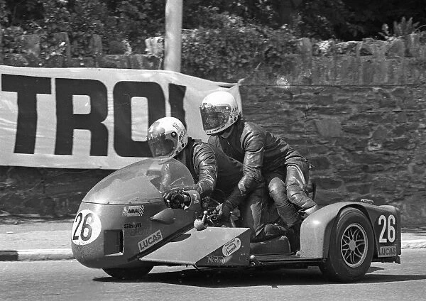 Steve Sinnott & Jim Williamson (Norton) at Governors Bridge: 1973 500 Sidecar TT