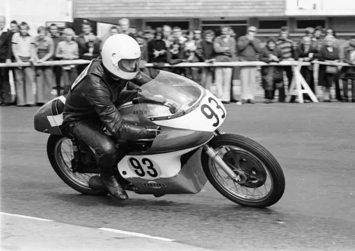 Framed Print : Steve Skinner (Arter Matchless) 1975 Senior Manx Grand Prix Framed Print : Steve Skinner (Arter Matchless) 1975 Senior Manx Grand Prix