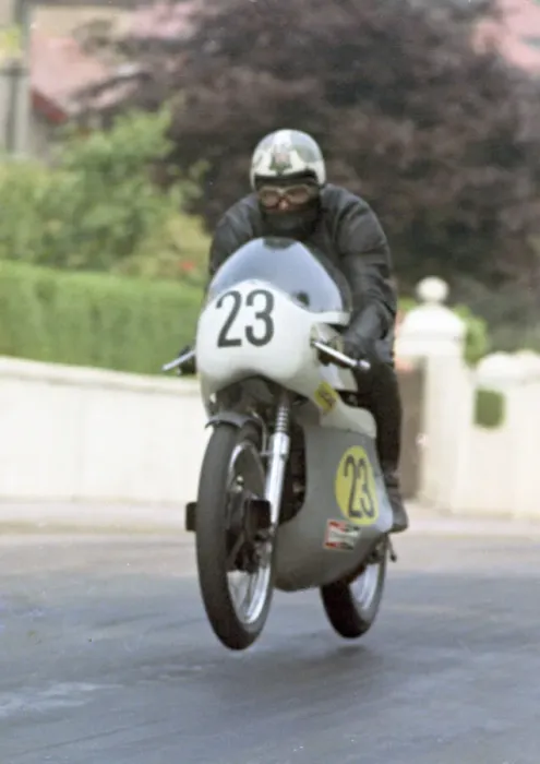 Framed Print : Steve Spencer (Norton) 1970 Senior TT