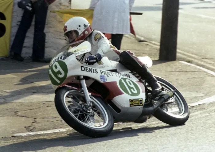 Framed Print : Steve Tonkin (Pratt Yamaha) 1978 Junior TT Framed Print : Steve Tonkin (Pratt Yamaha) 1978 Junior TT