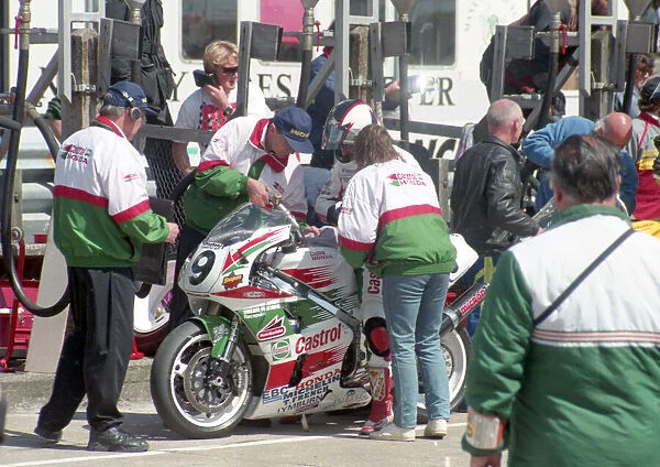 Steve Ward (Castrol Honda) 1995 Senior TT