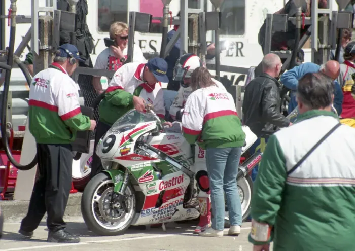 Framed Print : Steve Ward (Castrol Honda) 1995 Senior TT Framed Print : Steve Ward (Castrol Honda) 1995 Senior TT