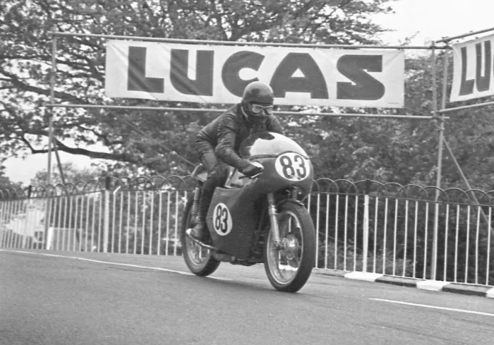 Framed Print : Stewart Baldwin (Norton) 1973 Formula 750 TT Framed Print : Stewart Baldwin (Norton) 1973 Formula 750 TT