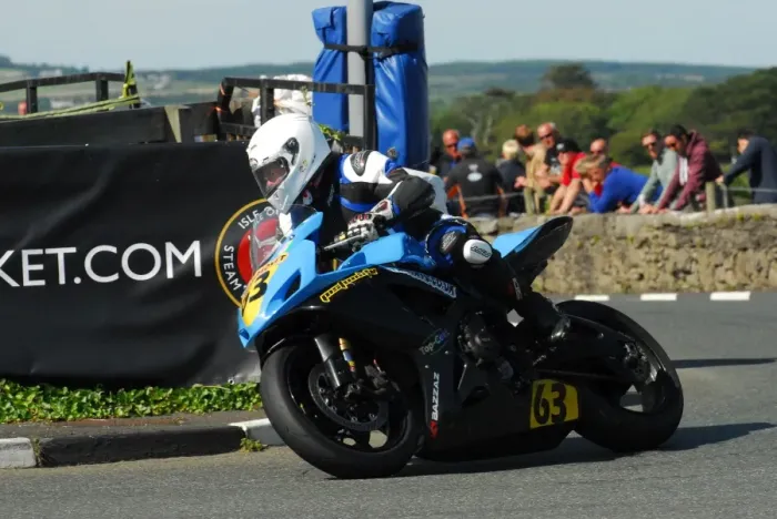 Framed Print : Stuart Bedford (Suzuki) 2015 Southern 100 Framed Print : Stuart Bedford (Suzuki) 2015 Southern 100