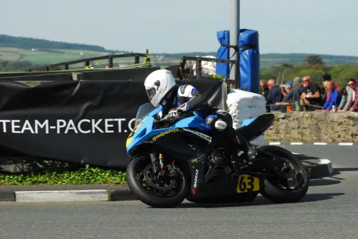 Framed Print : Stuart Bedford (Suzuki) 2015 Southern 100 Framed Print : Stuart Bedford (Suzuki) 2015 Southern 100