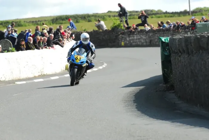 Framed Print : Stuart Bedford (Suzuki) 2015 Southern 100 Framed Print : Stuart Bedford (Suzuki) 2015 Southern 100
