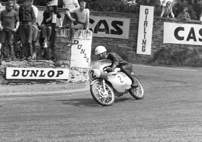 Framed Print : Stuart Graham (Suzuki) at Governors Bridge Framed Print : Stuart Graham (Suzuki) at Governors Bridge