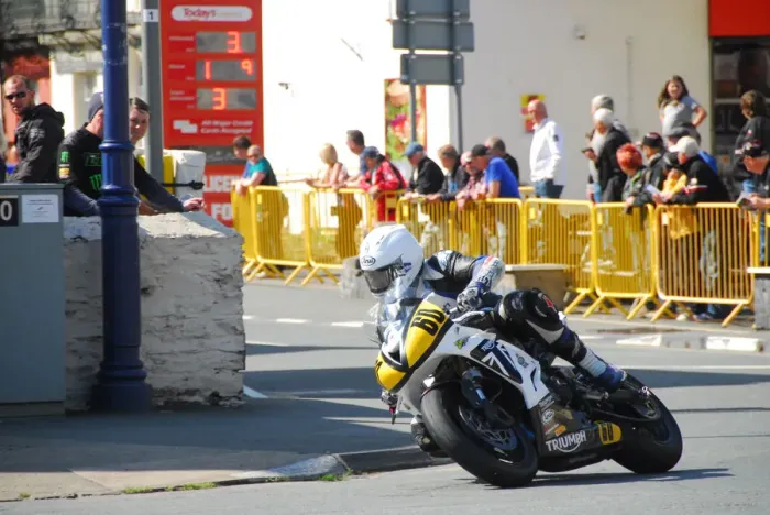 Framed Print : Stuart McCann (Triumph) 2018 Senior Manx Grand Prix Framed Print : Stuart McCann (Triumph) 2018 Senior Manx Grand Prix
