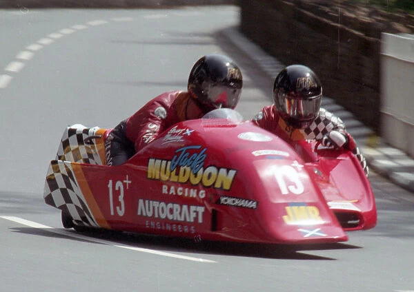 Stuart Muldoon & Chris Gusman (Ireson Yamaha) 1996 Sidecar TT