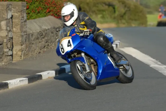Framed Print : Stuart Noon (Suzuki) 2011 Southern 100 Framed Print : Stuart Noon (Suzuki) 2011 Southern 100