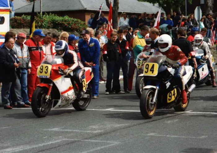 Framed Print : Stuart Noon (Suzuki) and Mike Williams (Honda) 1989 Senior TT Framed Print : Stuart Noon (Suzuki) and Mike Williams (Honda) 1989 Senior TT