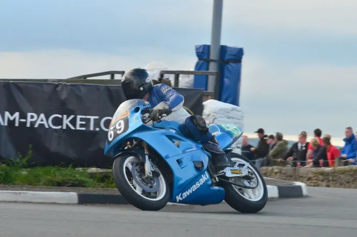 Framed Print : Stuart Rayner (Kawasaki) 2012 Southern 100 Framed Print : Stuart Rayner (Kawasaki) 2012 Southern 100