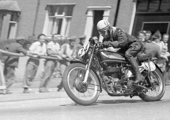 Framed Print : Sven Sorensen (Norton) 1950 Junior TT Framed Print : Sven Sorensen (Norton) 1950 Junior TT