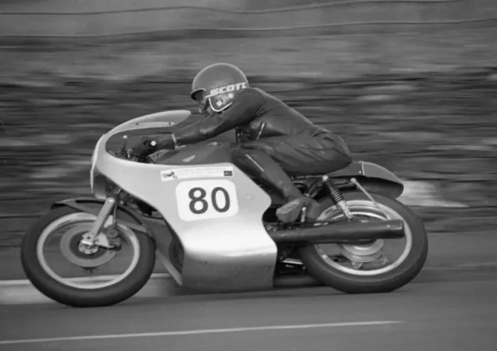 Framed Print : Bill Swallow (Honda) 1986 Classic Junior Manx Grand Prix Framed Print : Bill Swallow (Honda) 1986 Classic Junior Manx Grand Prix