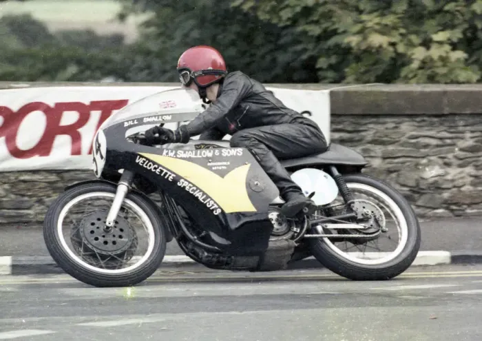 Framed Print : Bill Swallow (Velocette) 1978 Senior Manx Grand Prix Framed Print : Bill Swallow (Velocette) 1978 Senior Manx Grand Prix