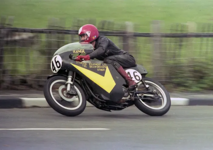 Framed Print : Bill Swallow (Velocette) 1984 Senior Classic Manx Grand Prix