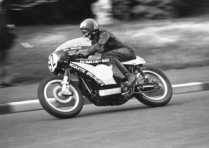 Framed Print : Bill Swallow (Velocette) at Creg ny Baa Framed Print : Bill Swallow (Velocette) at Creg ny Baa